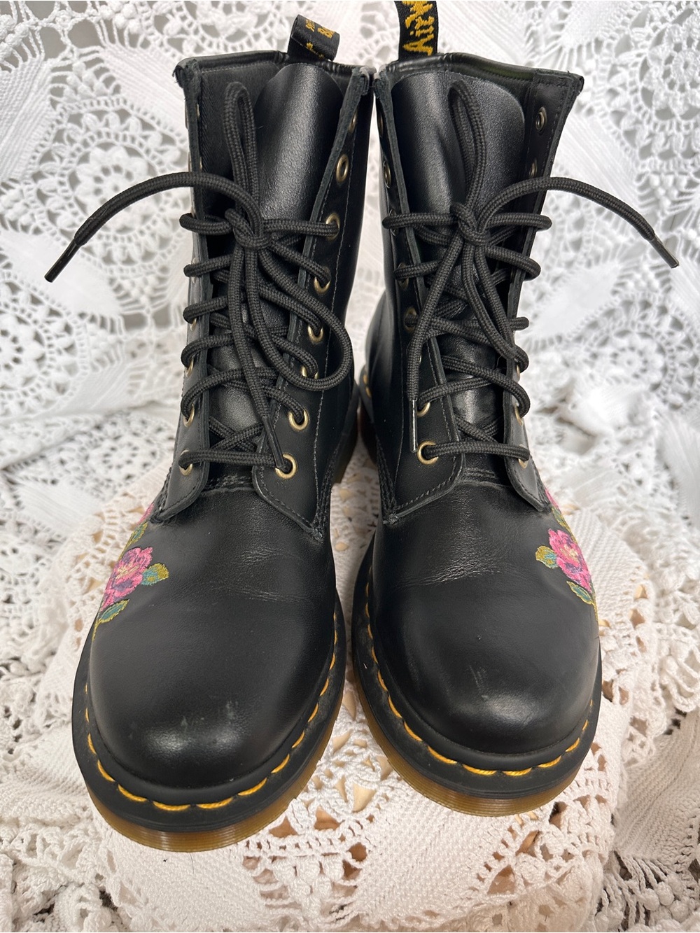 Dr. Martens 1460 Vonda II Floral Embroidered Leather Boots Women's Size 8 - Picture 2 of 11